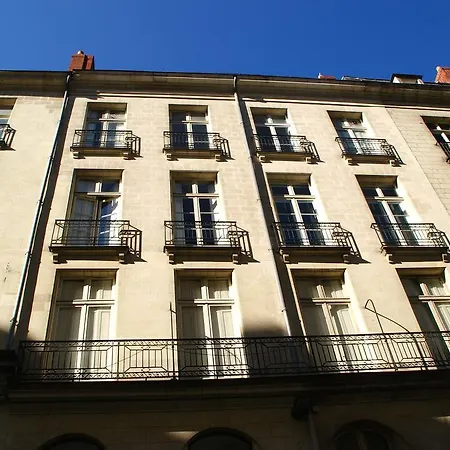 18 Crebillon Appartement